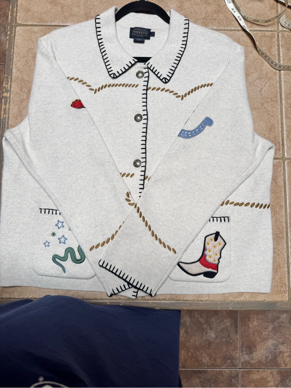 Pendleton Cream Embroidered Western Wool Sweater - Picture 14 of 16